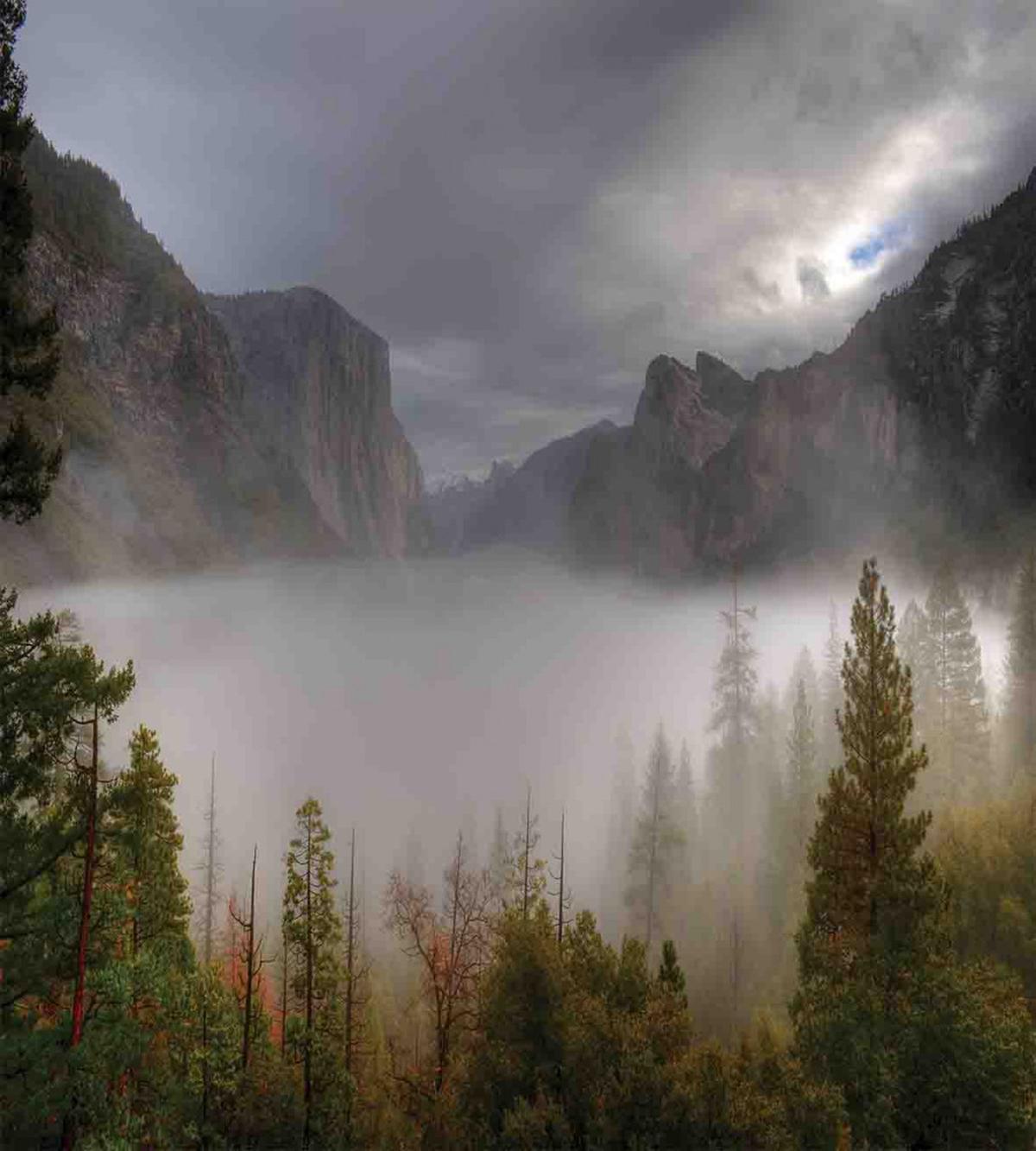 Valley Yosemite in Fall — Pattern