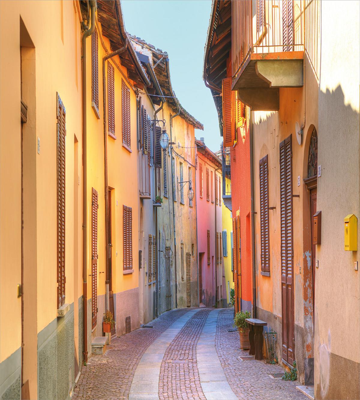 Narrow Paved Streets — Pattern