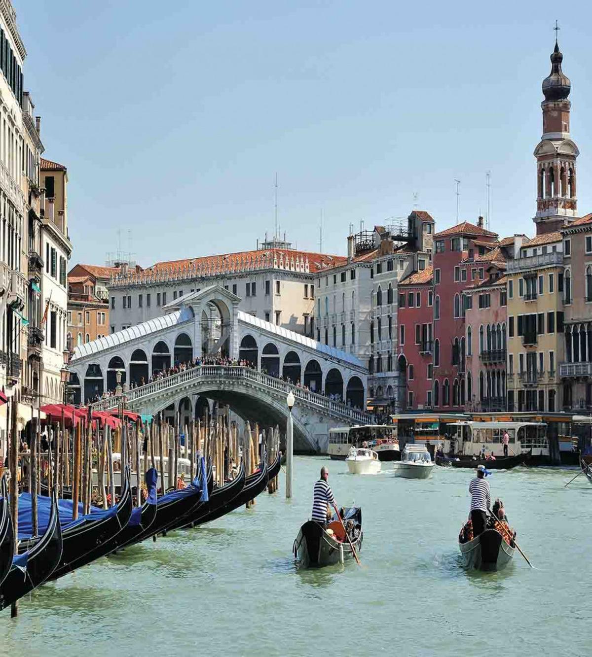 Venice Gondola Canal Photo — Pattern