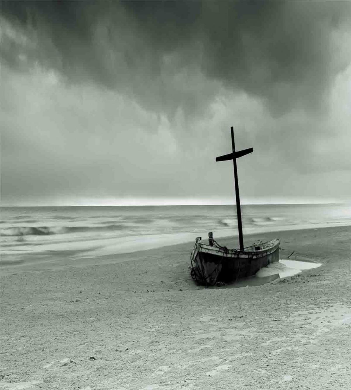Wreck Boat on the Beach — Pattern