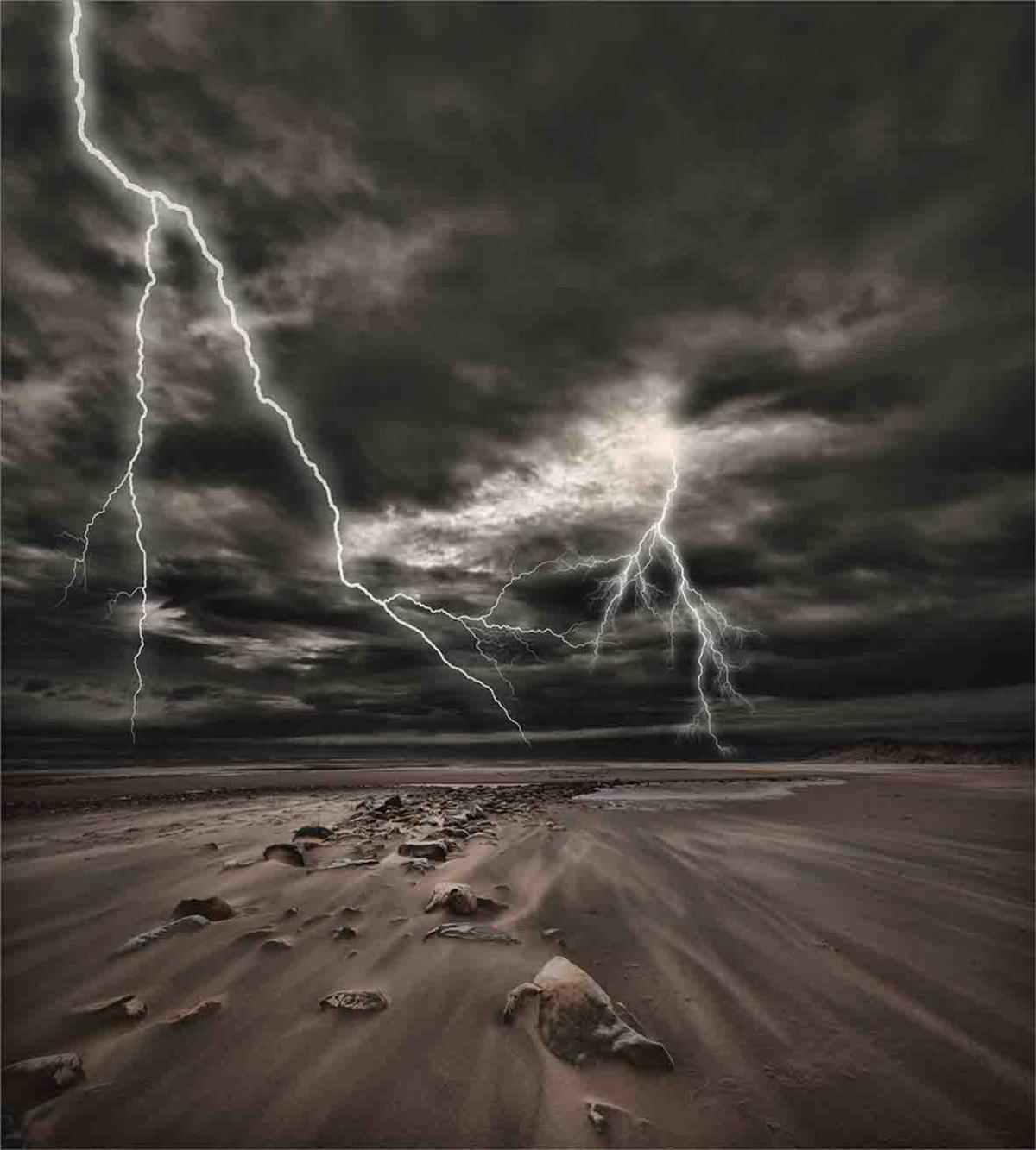 Bolts Across the Sandy Beach — Pattern