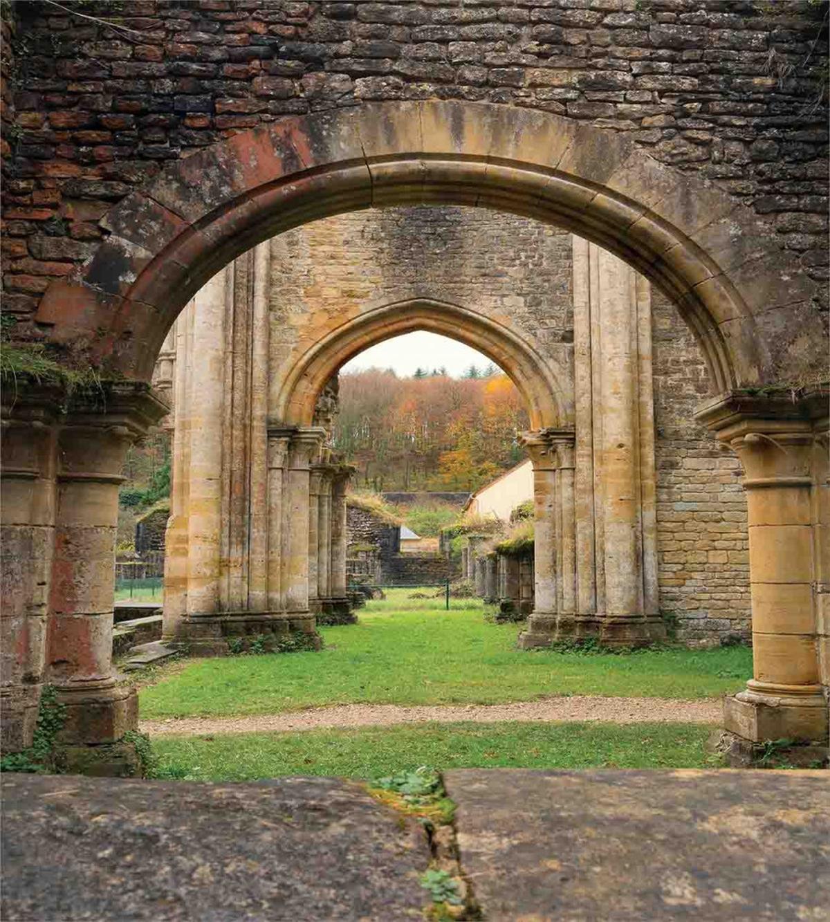 Autumn Ruins View — Pattern