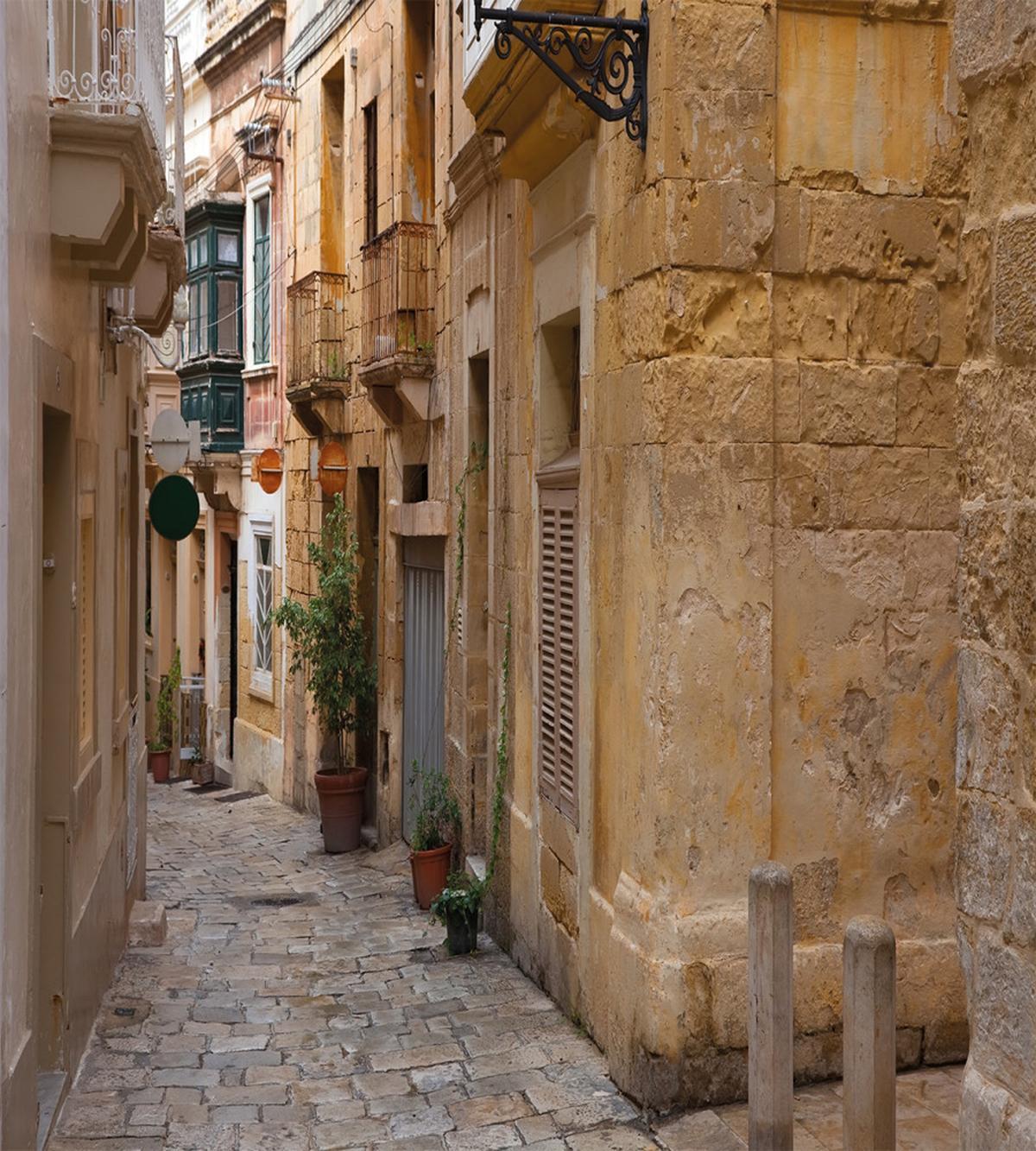 Old Narrow Street Town — Pattern