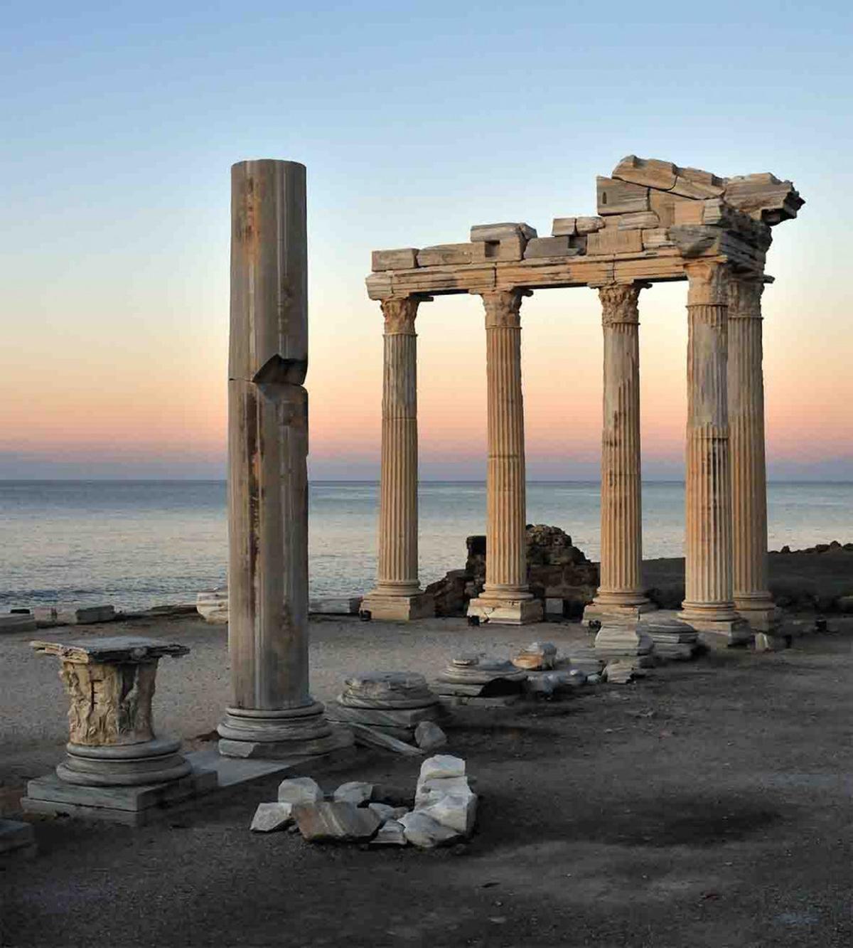 Greece Pillars — Pattern