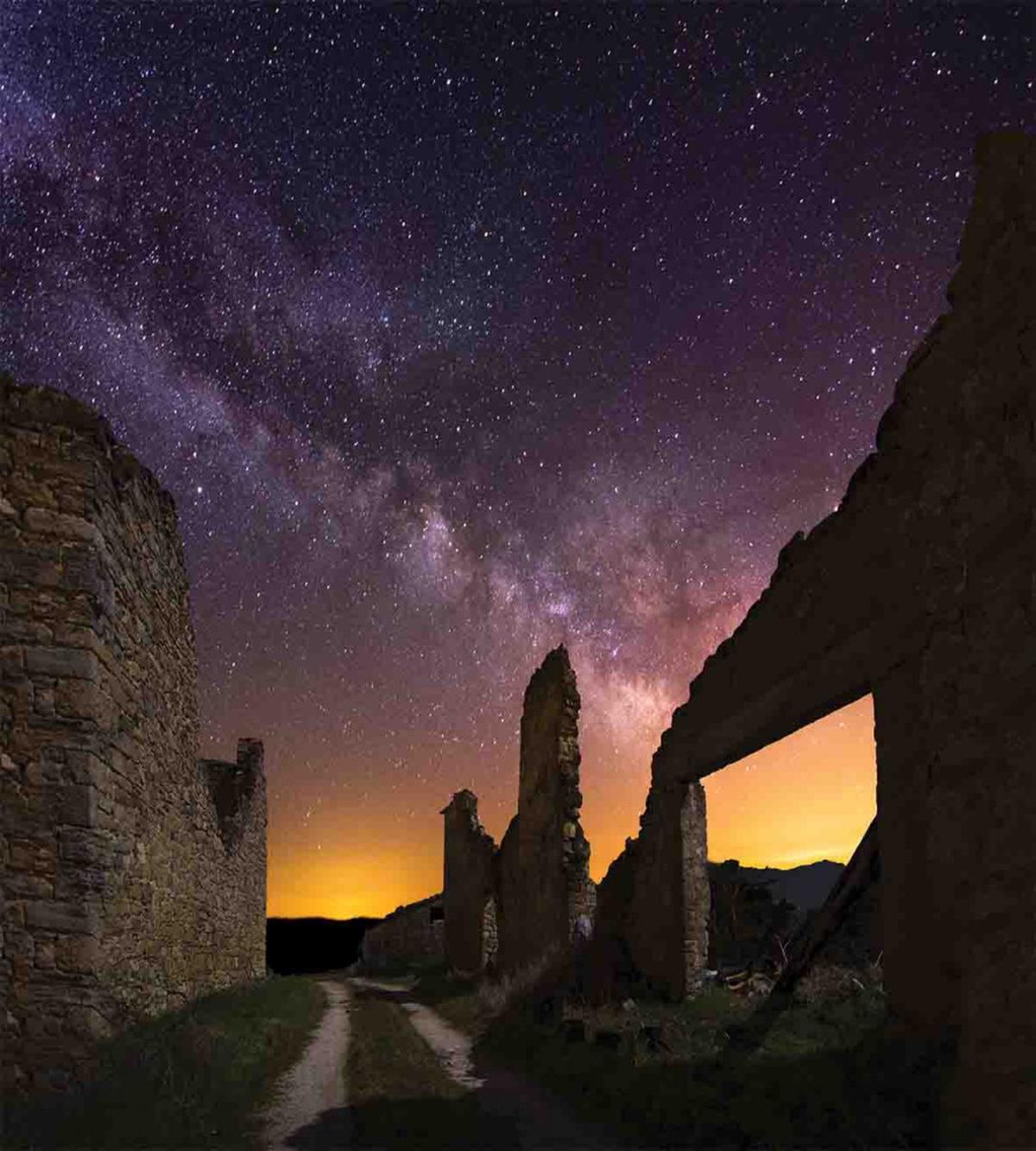 Roman Ruins at Night — Pattern