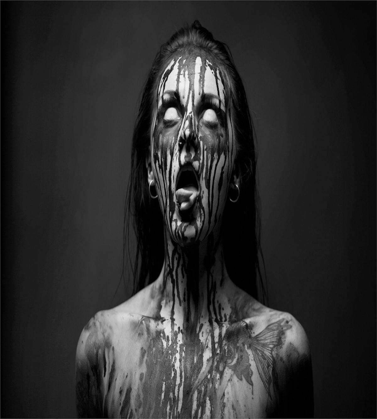 Screaming Woman — Pattern