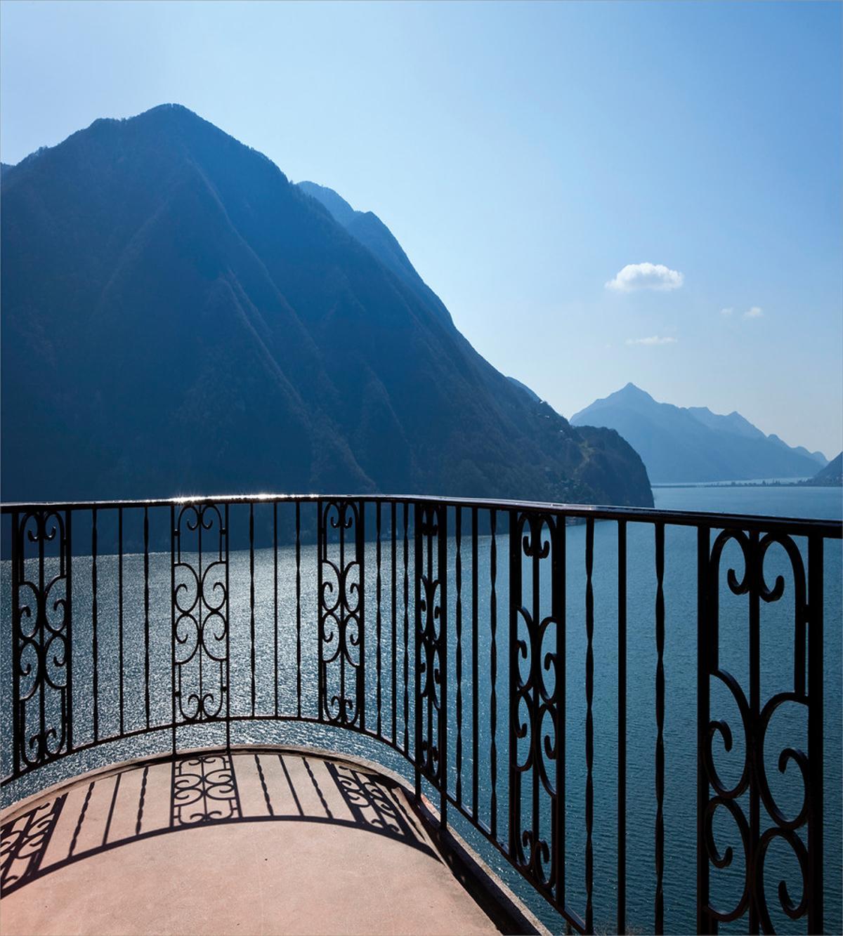Island Mountain Ocean View — Pattern
