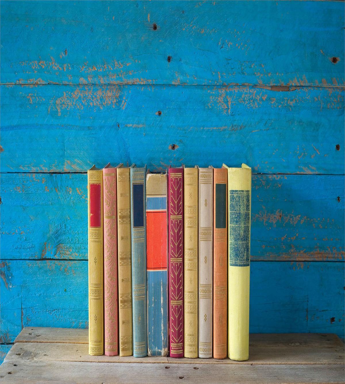 Grunge Nostalgic Book — Pattern