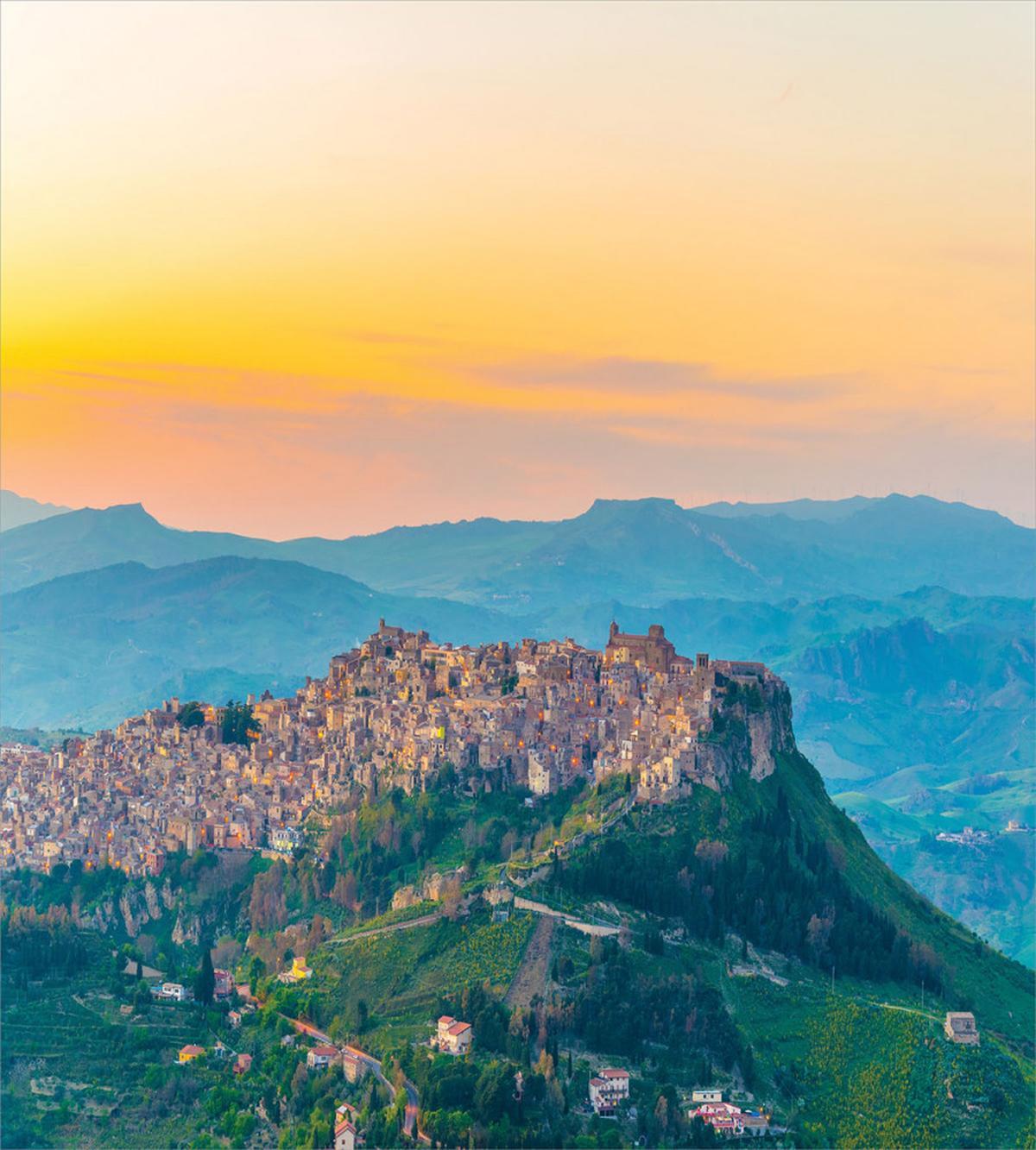 Calascibetta Village Sunset — Pattern