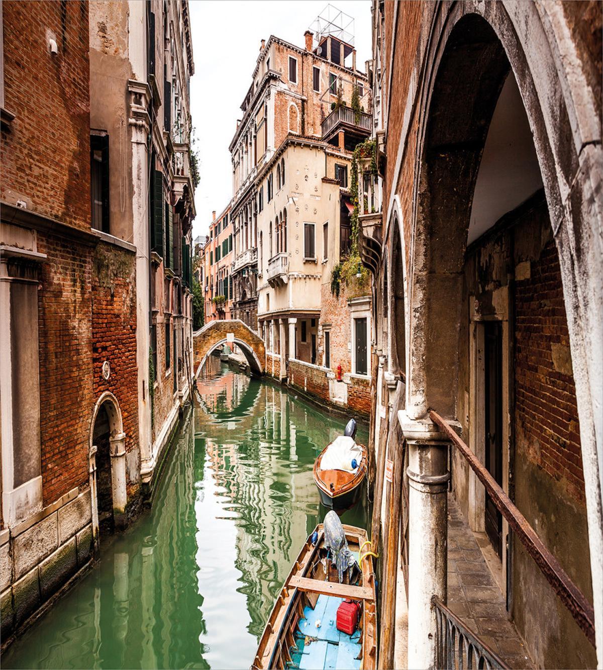 Famous Water Canal Boats — Pattern