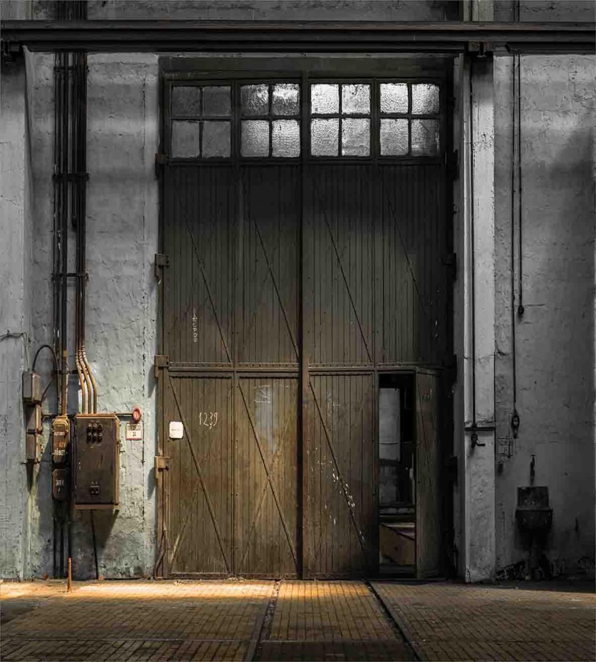 Broken Rusty Door — Pattern