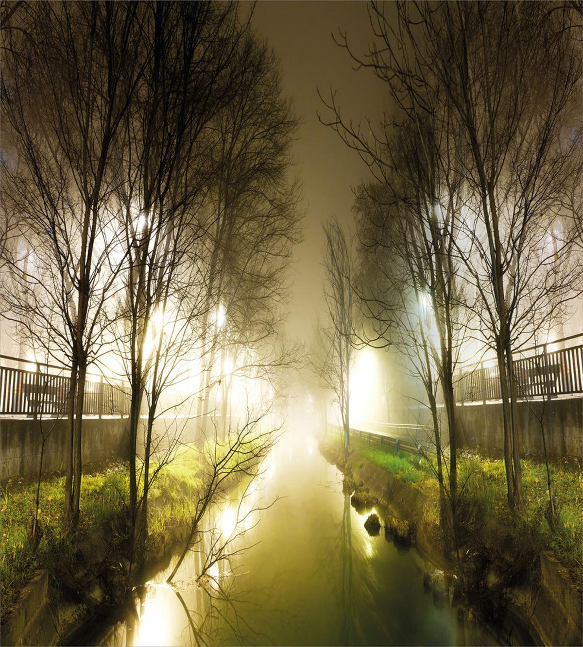 Water Channel Foggy City — Pattern