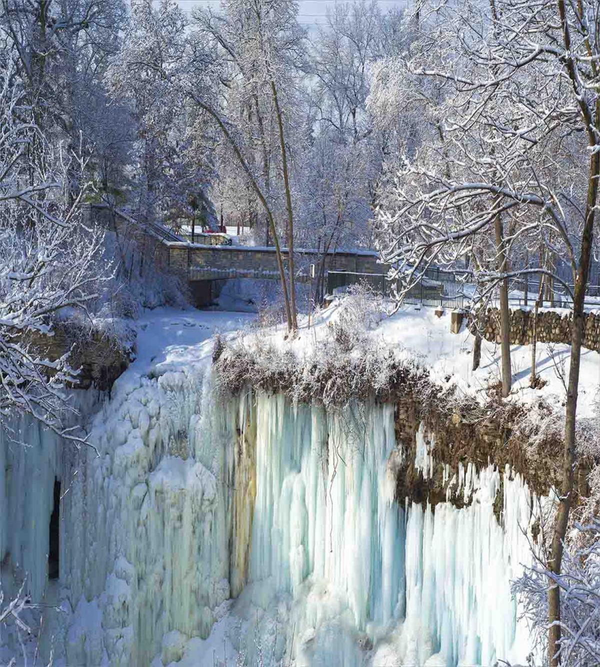Frozen Minnehaha Fall — Pattern