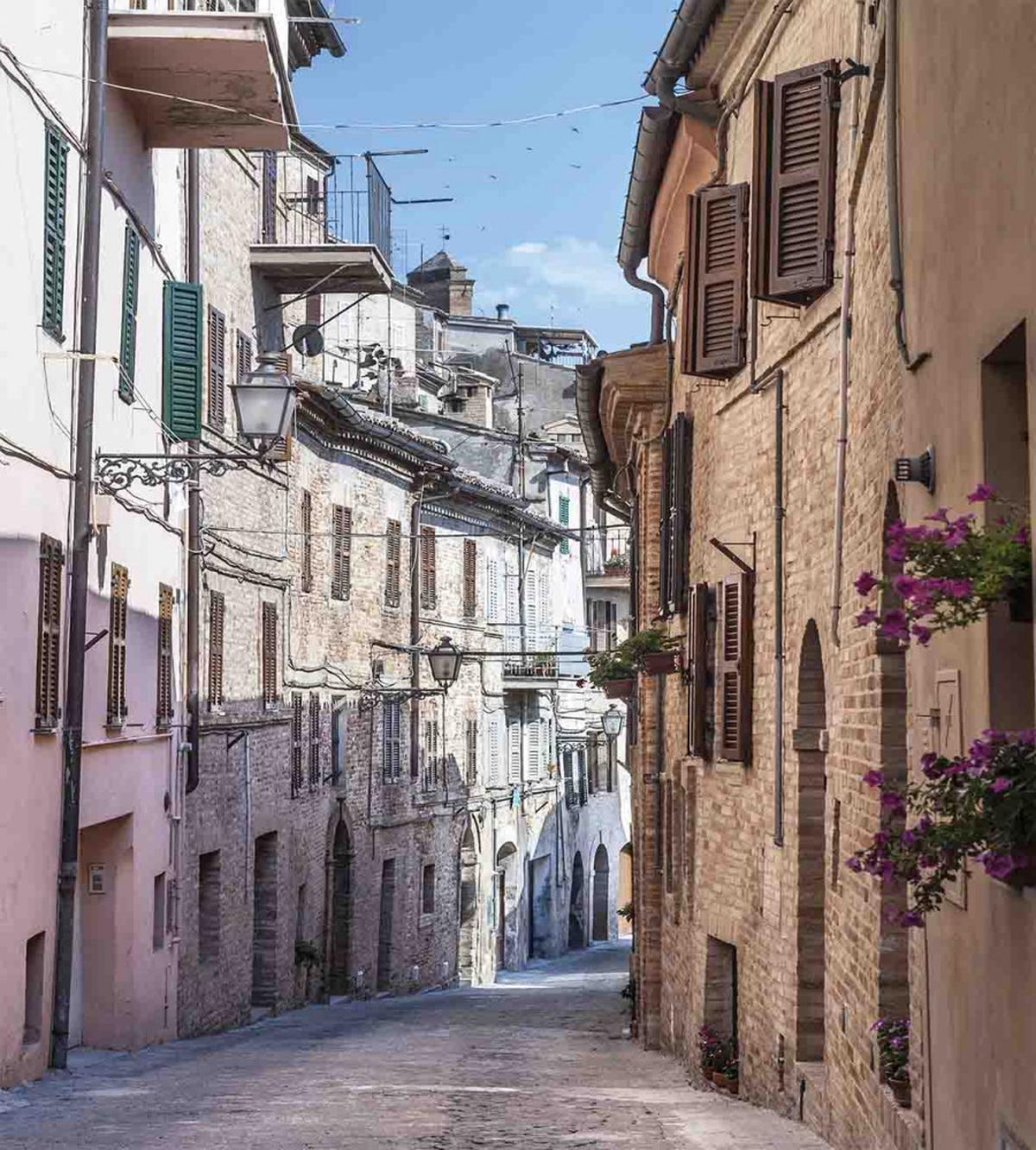 Italian Town Street — Pattern