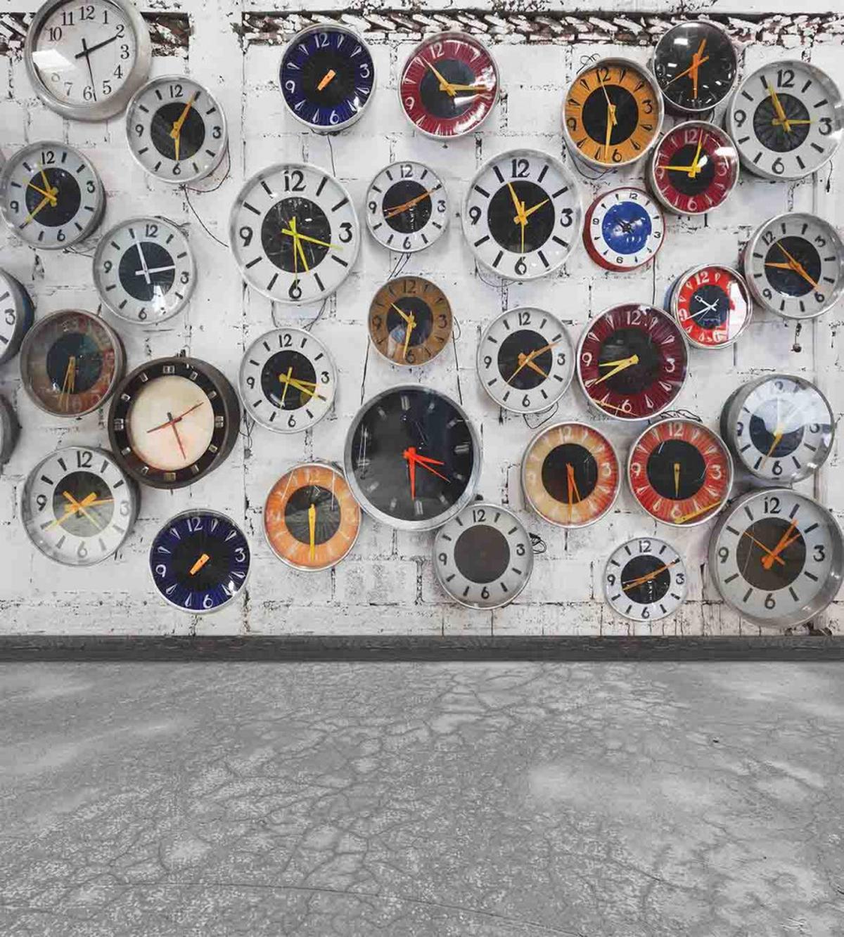 Several Wall Watches Photo — Pattern