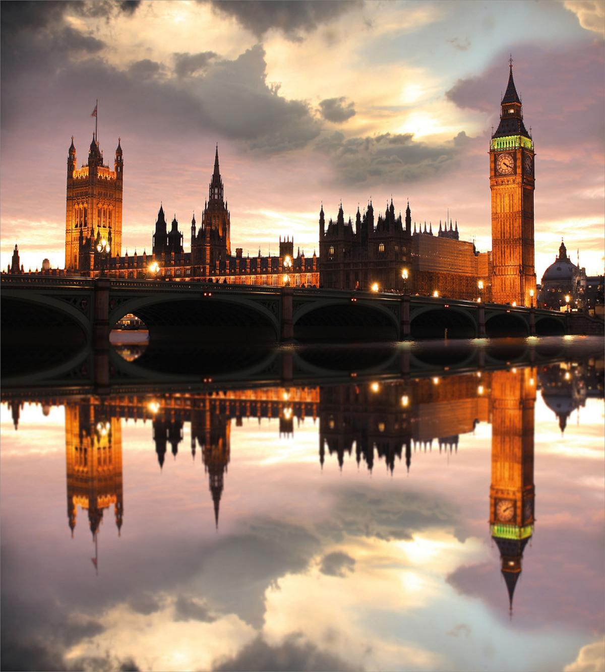 Surreal Evening Big Ben — Pattern