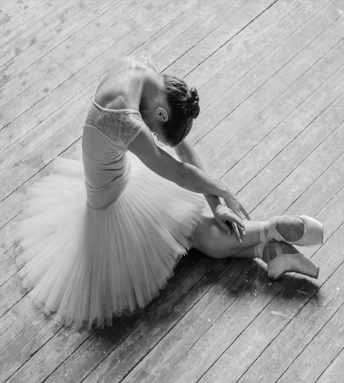 Young Dancer in Studio — Pattern