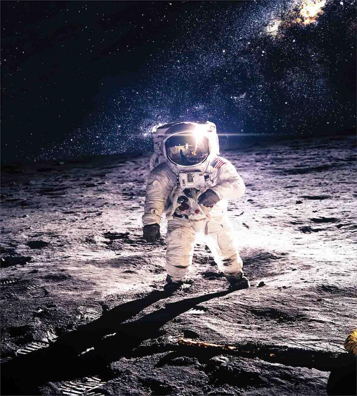 Astronaut on the Moon — Pattern