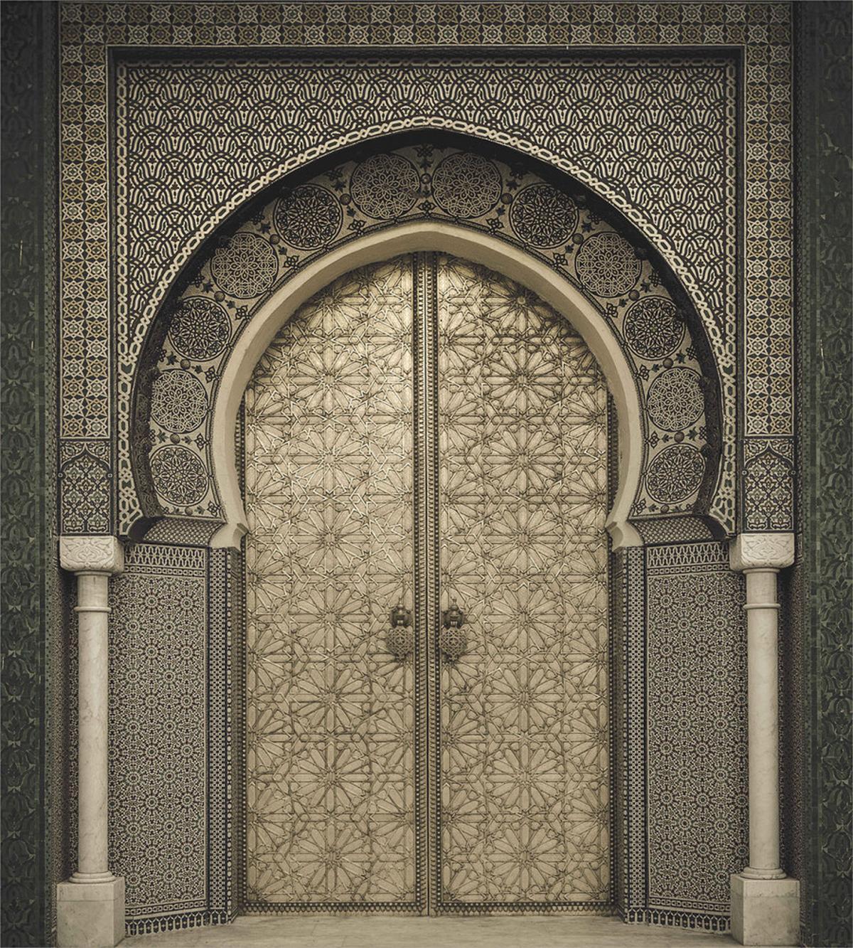 Aged Gate Geometric — Pattern