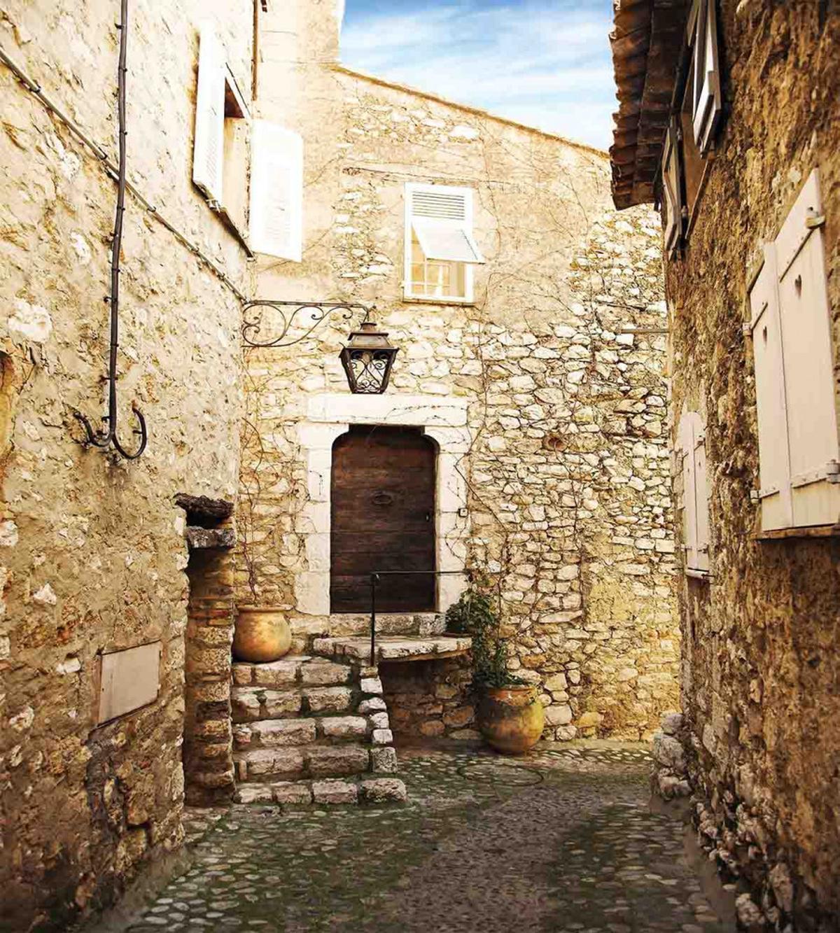 Narrow Cobble Street — Pattern